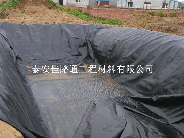 鋪設(shè)水產(chǎn)養(yǎng)殖防滲膜時(shí)做好溫度控制很關(guān)鍵