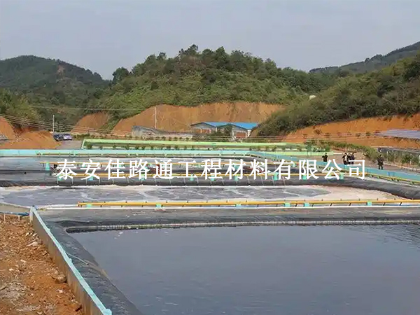 水利水電工程中防滲土工膜鋪設的高效技巧