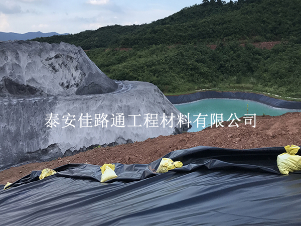 養(yǎng)殖防滲膜延伸率咋變?這5大因素說了算! 養(yǎng)殖防滲膜延伸率咋變?這5大因素說了算!